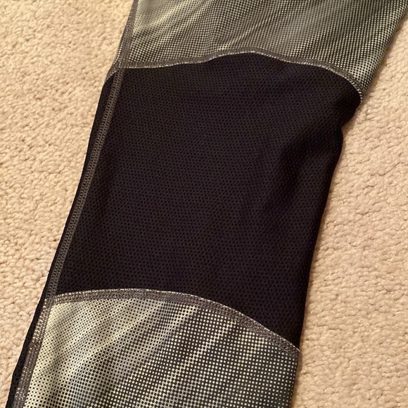 Nike DriFit Black & Grey Pants - Picture 5 of 5